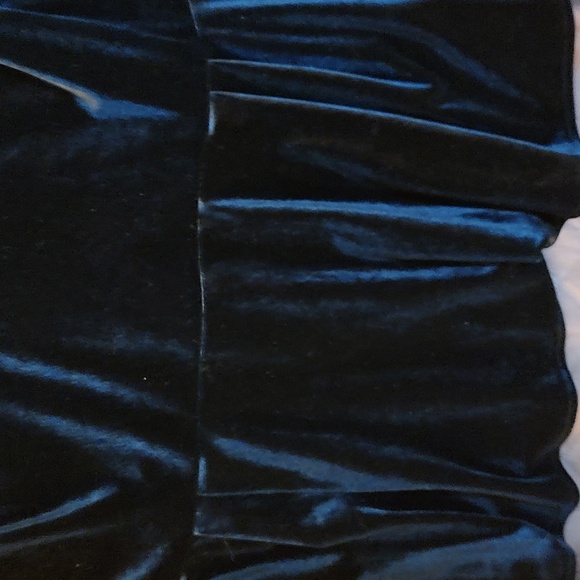 Top - Picture 2 of 3